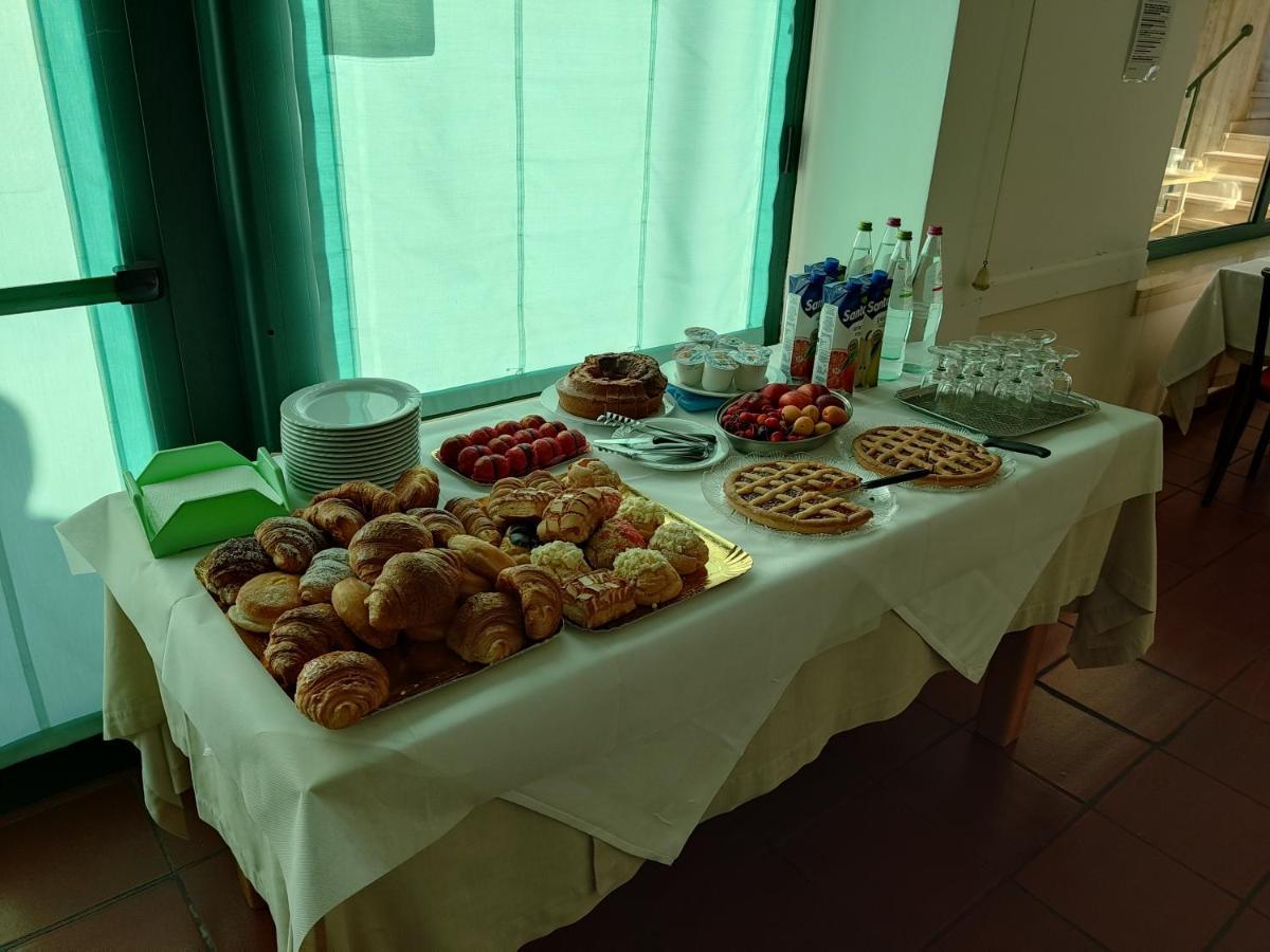Hotel Ristorante Il Grillo أكوافيفا بيسينا المظهر الخارجي الصورة