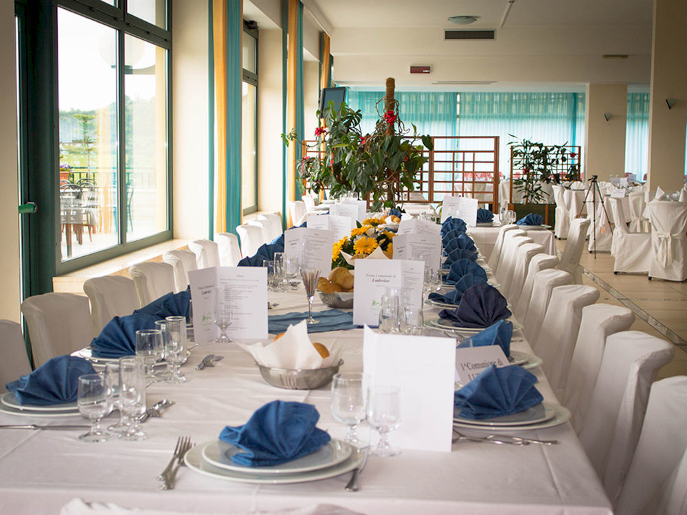 Hotel Ristorante Il Grillo أكوافيفا بيسينا المظهر الخارجي الصورة