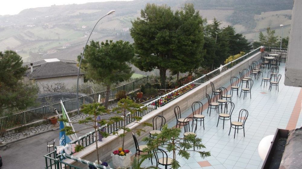 Hotel Ristorante Il Grillo أكوافيفا بيسينا المظهر الخارجي الصورة